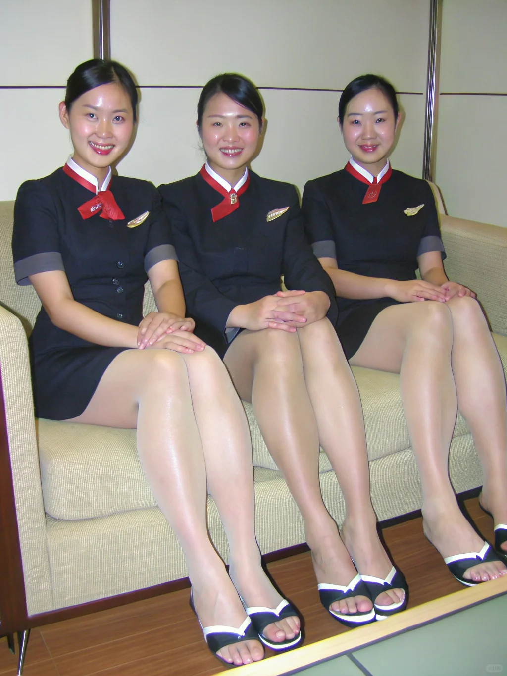 黑色制服商务女性