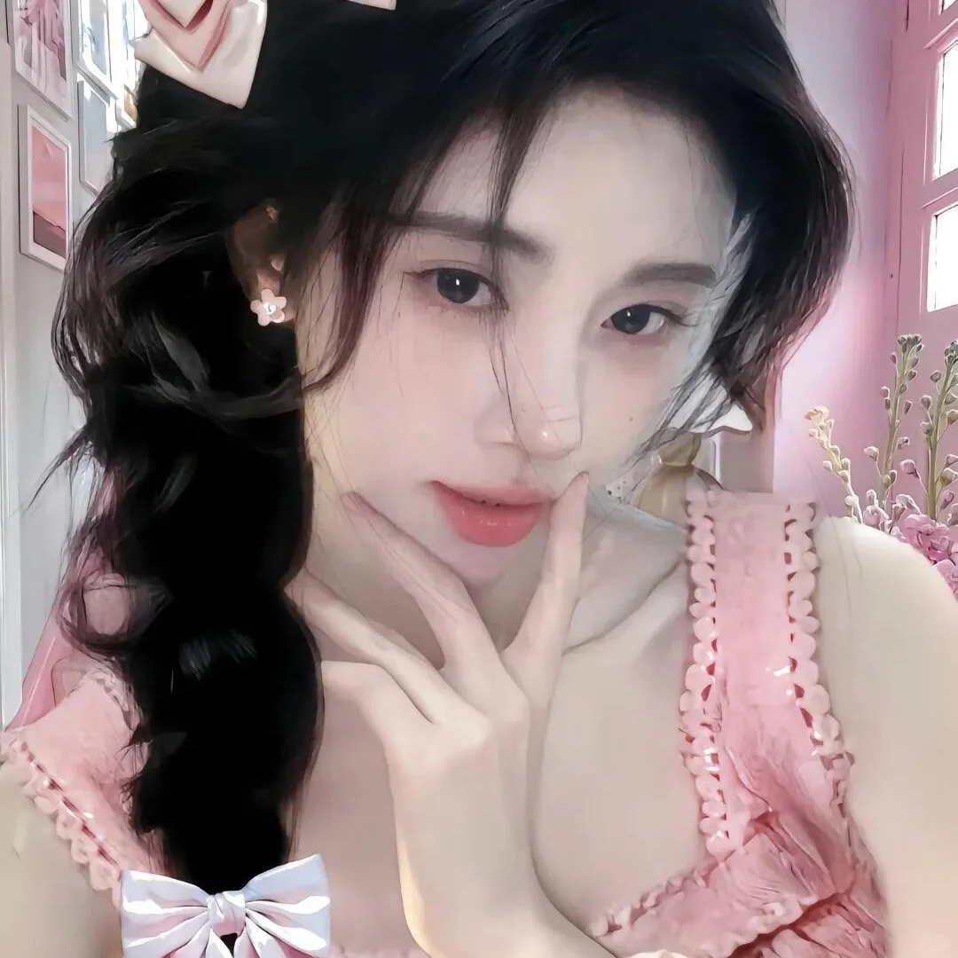 鞠婧祎𝗪𝗲𝗖𝗵𝗮𝘁头像
