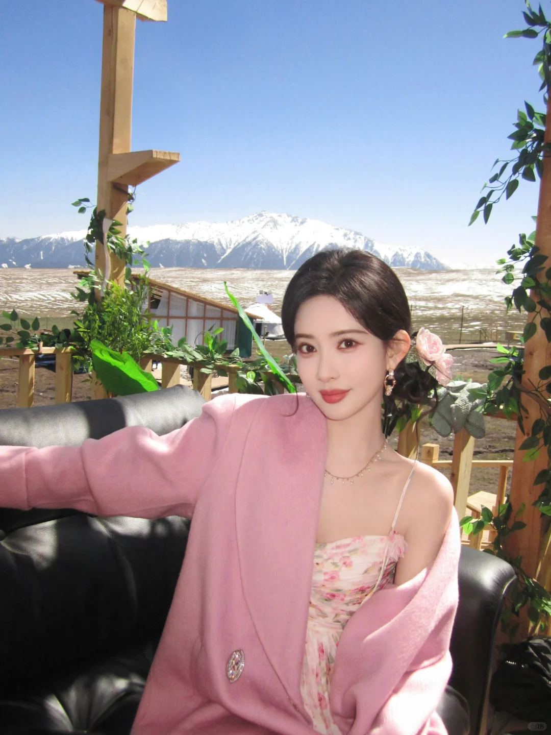 孟子义《桃花坞》官宣造型，美人驾驭这一身粉