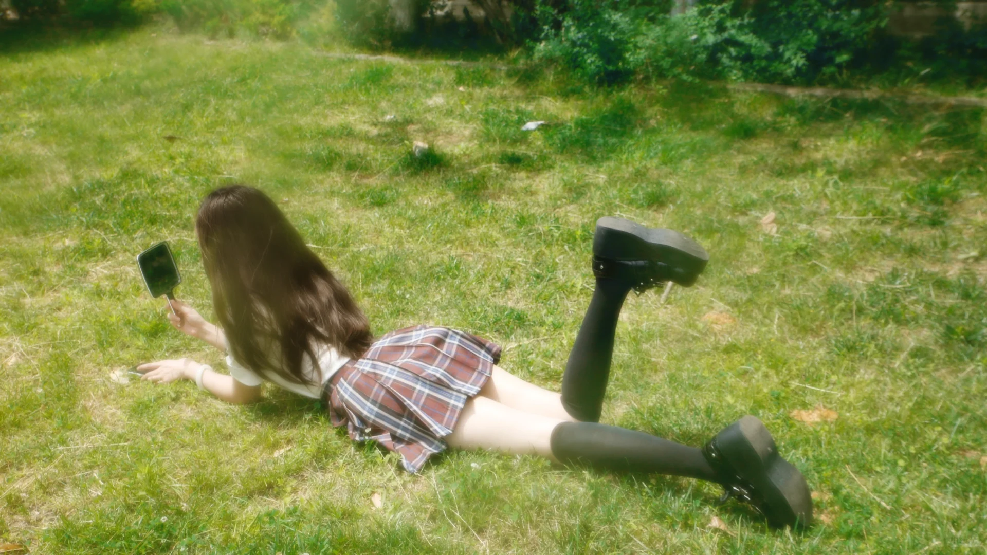 少女的心事藏在整个盛夏🍃
