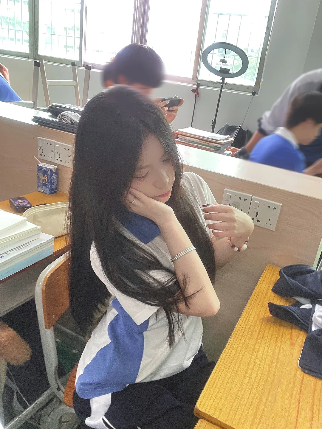 女高中生终于放假啦