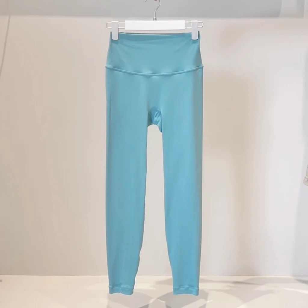这家瑜伽服搭配也太哇塞了吧
