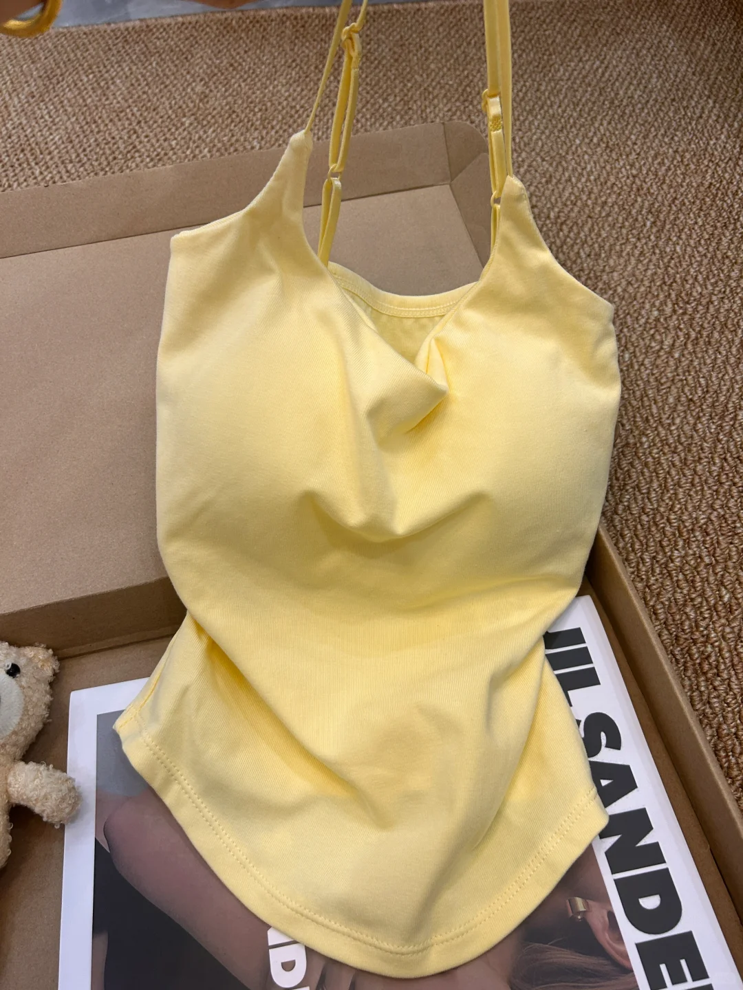 💛救命！这件奶黄色吊带背心也太绝了吧
