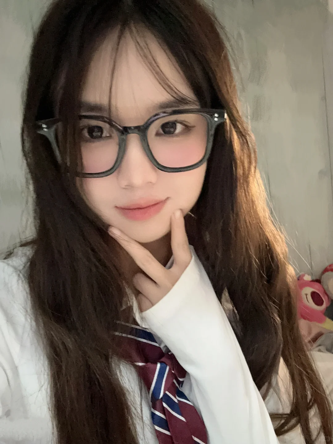 今天戴眼镜了