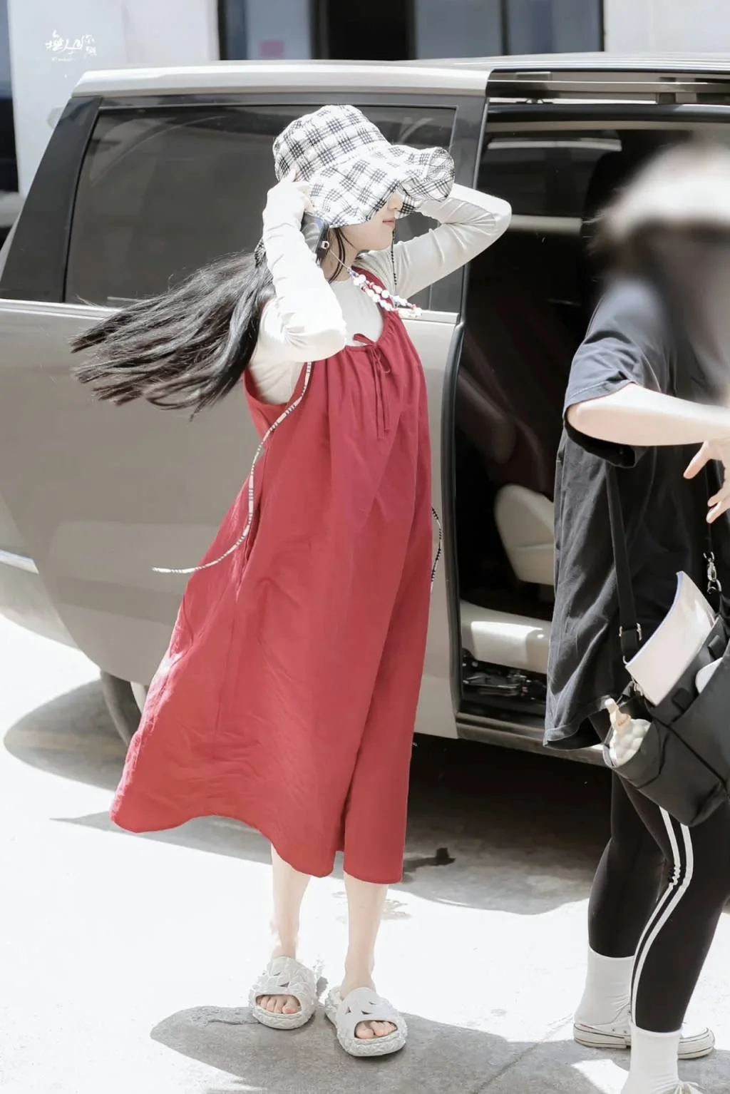 卢昱晓甜妹穿搭 氧气感初恋风绝了❗