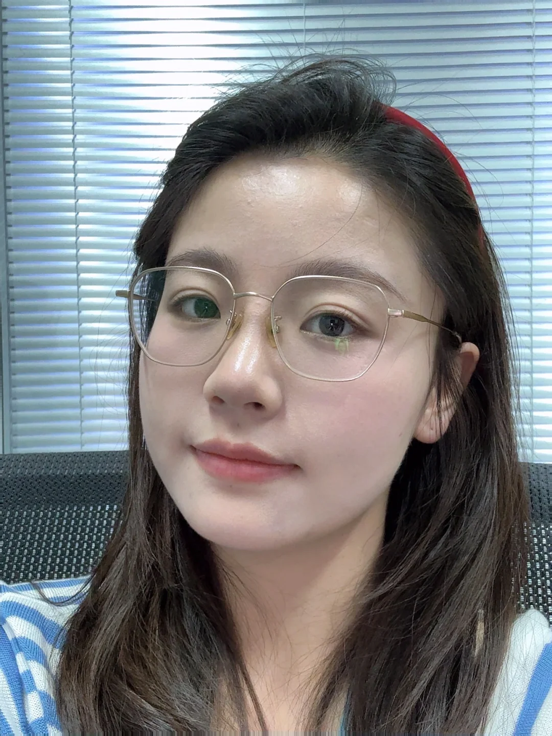 Live图｜今天上班的坏消息是脸涂的比脖子白
