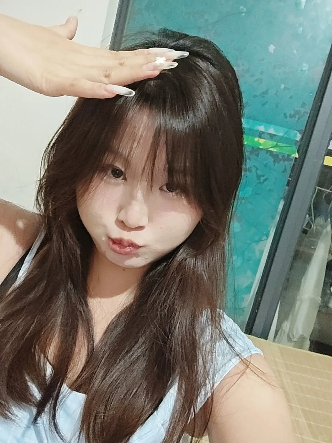 草莓甜还是我甜