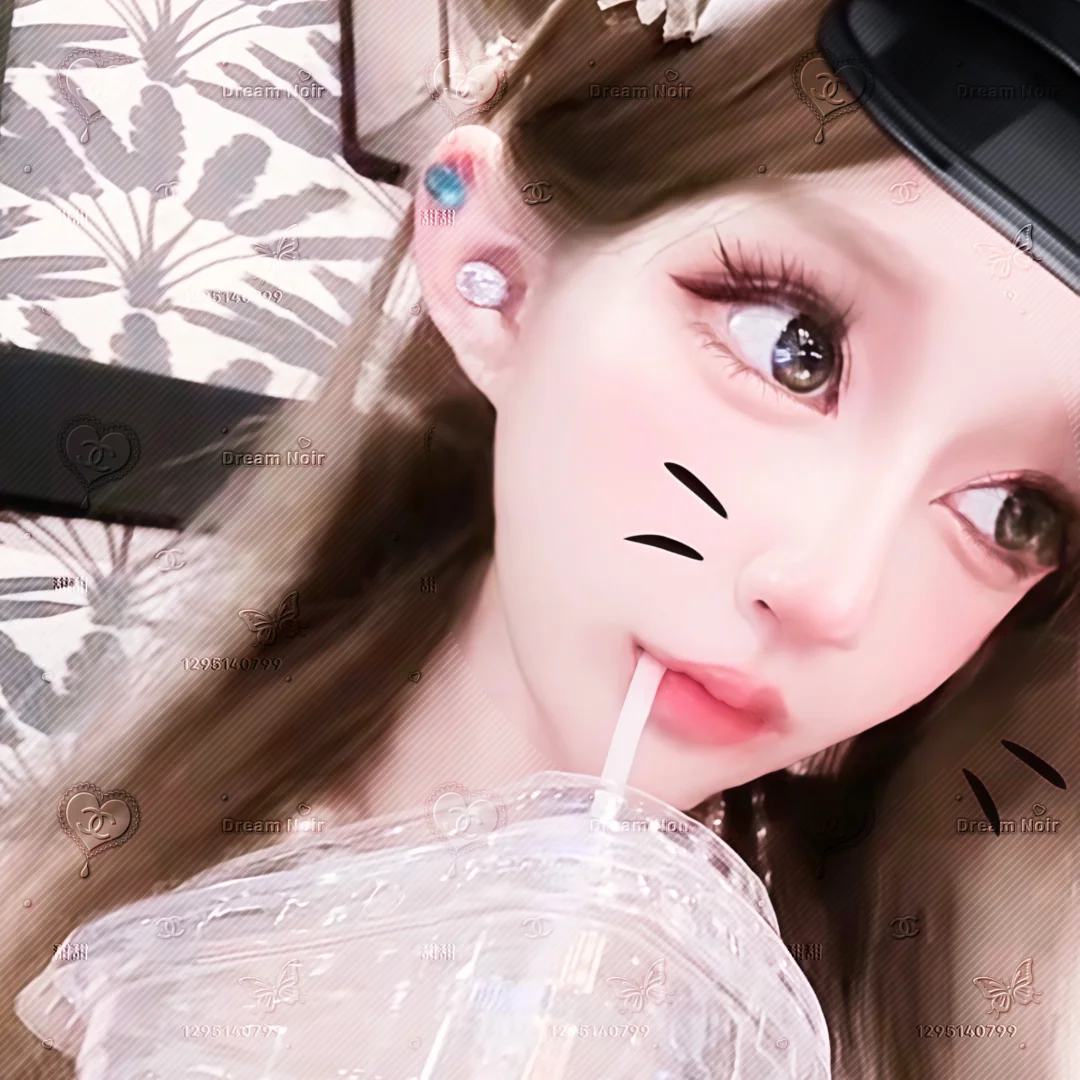 谁能拒绝这么甜的女孩子呢～
