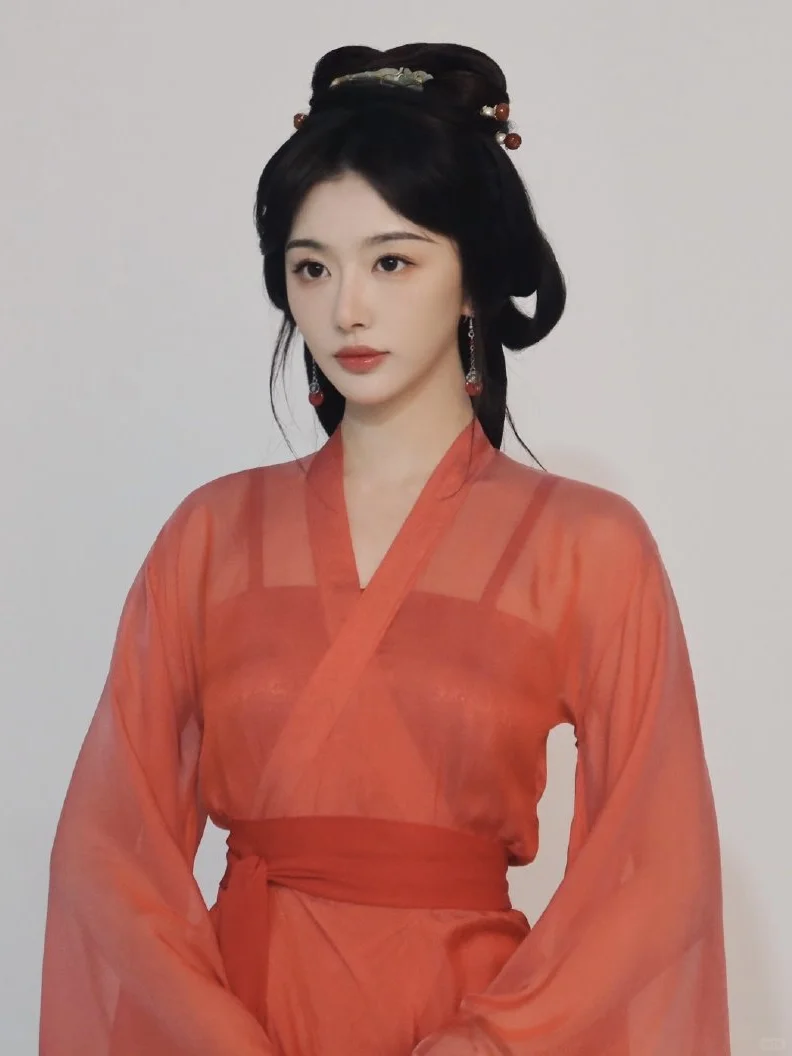 红衣娇艳欲滴 楚玉表妹怎么一天更比一天美