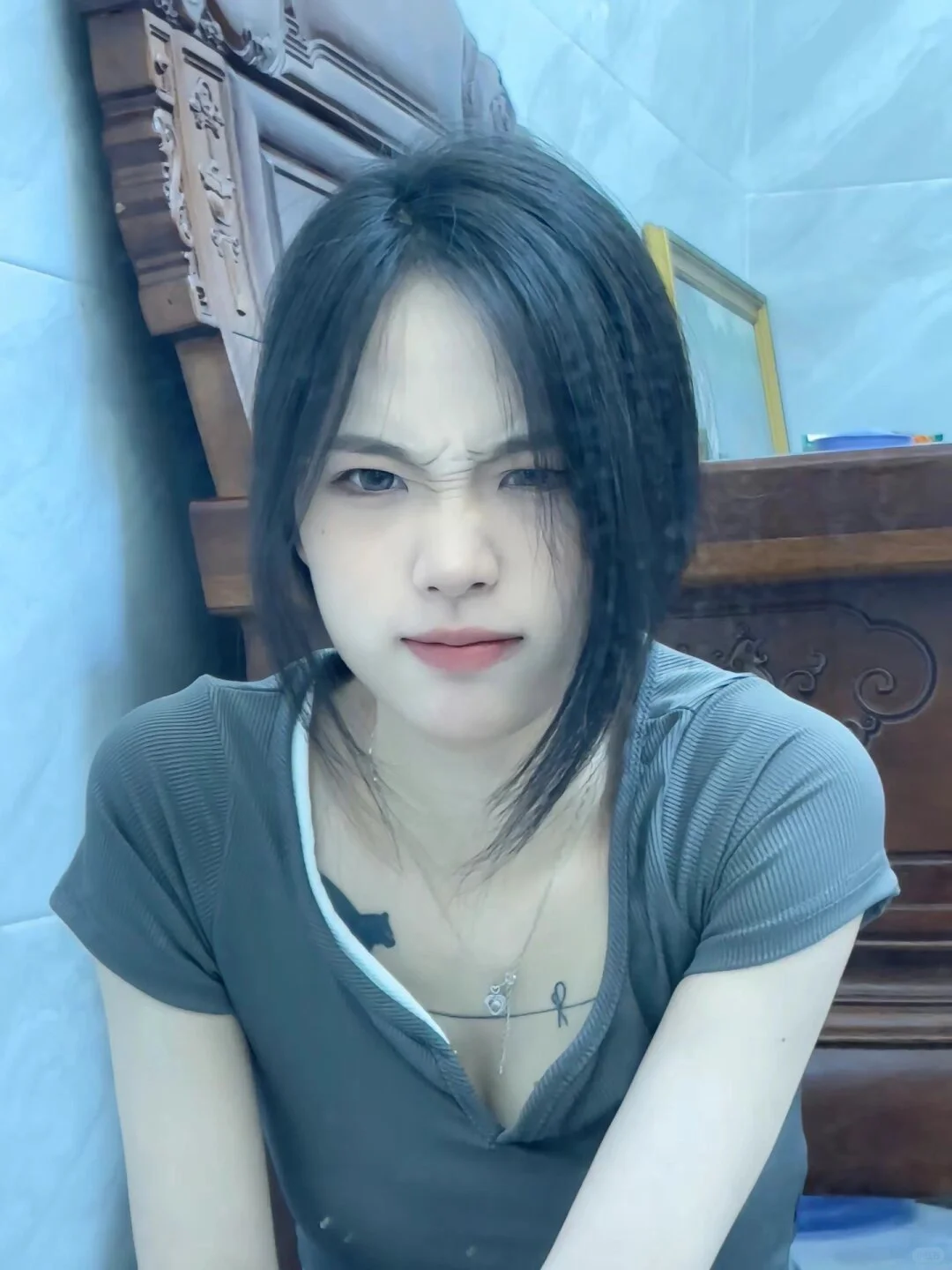 感谢爸妈 给了我一张干净漂亮的脸