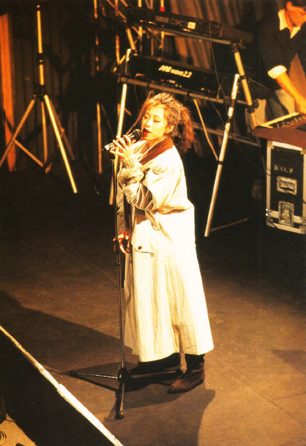 中森明菜 「Cross My Palm」写真集