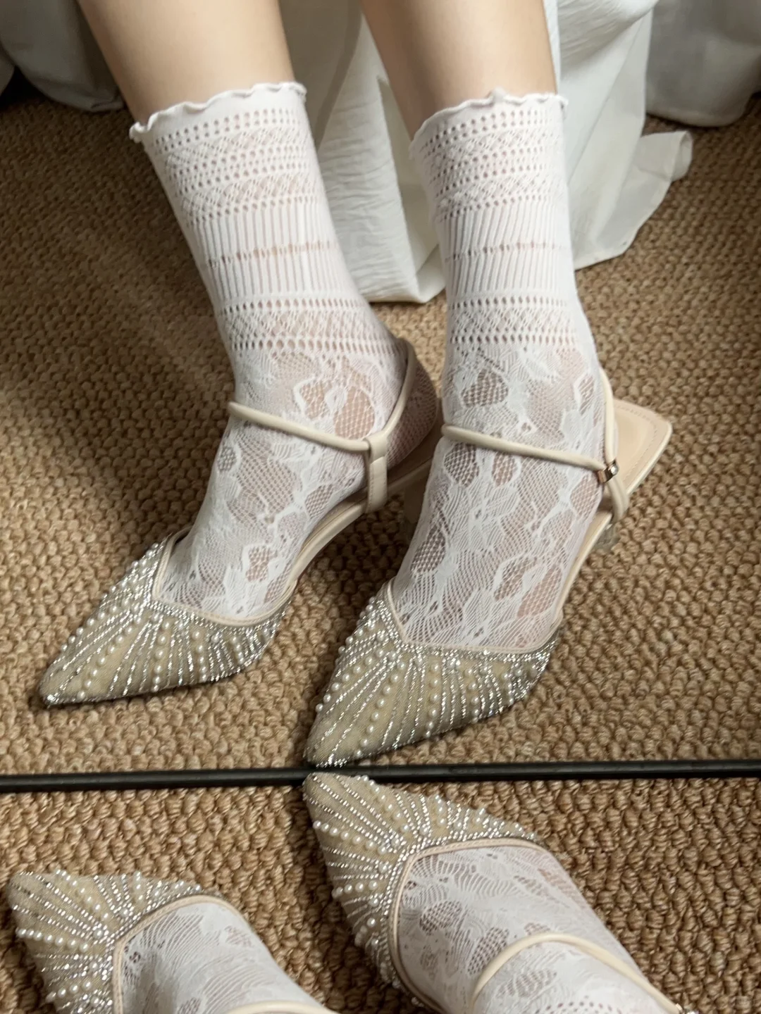 偶嘞个豆❗️这蕾丝网眼袜+高跟鞋👠真绝了😂