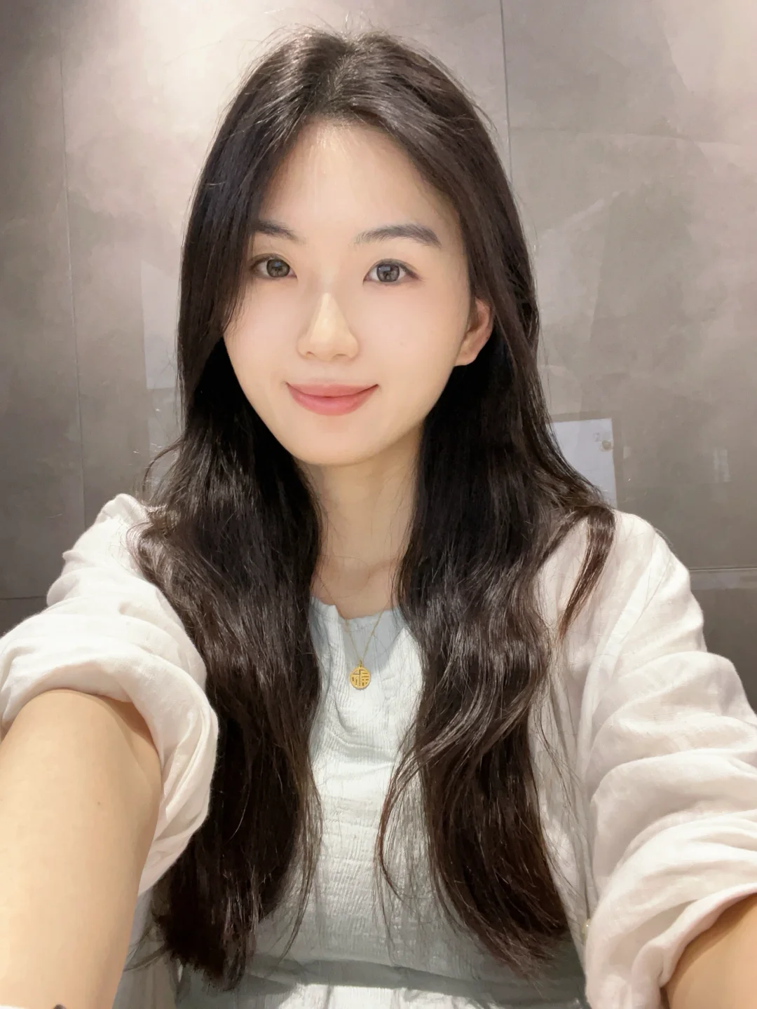 大校园里戴眼镜的女孩子～