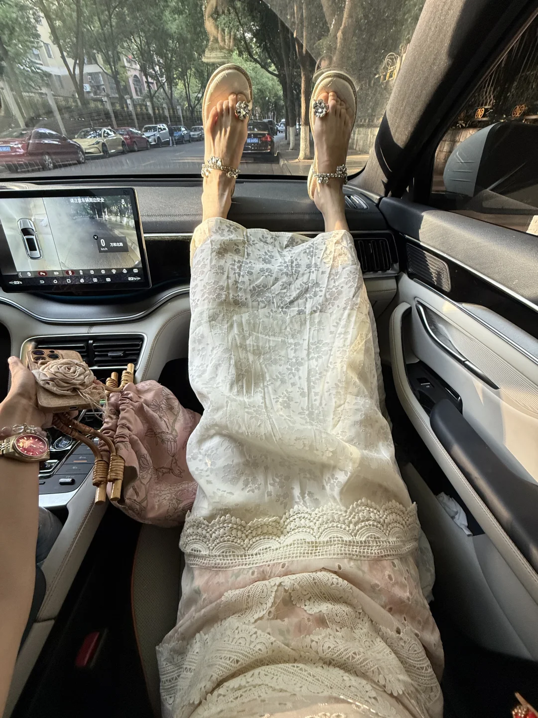忍痛买了一堆漂亮裙子👗……