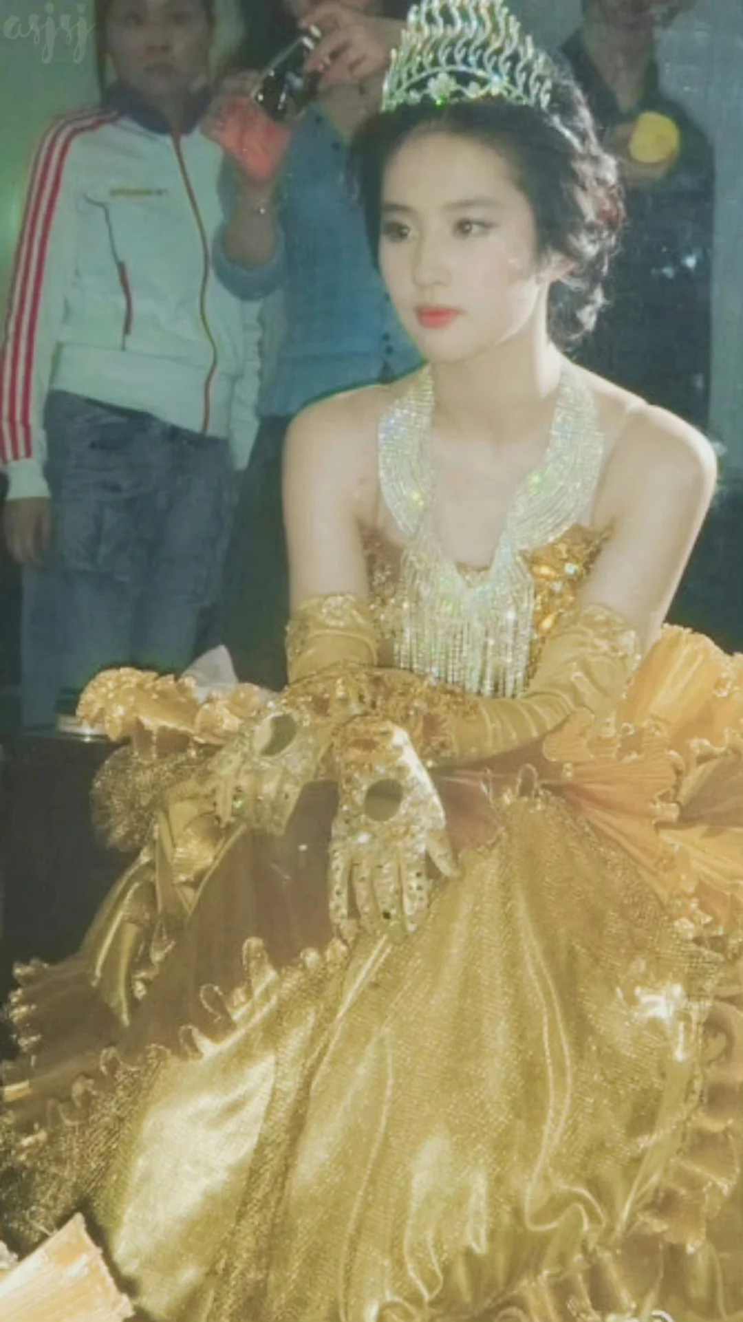2006年，19岁的刘亦菲，第一届金鹰女神