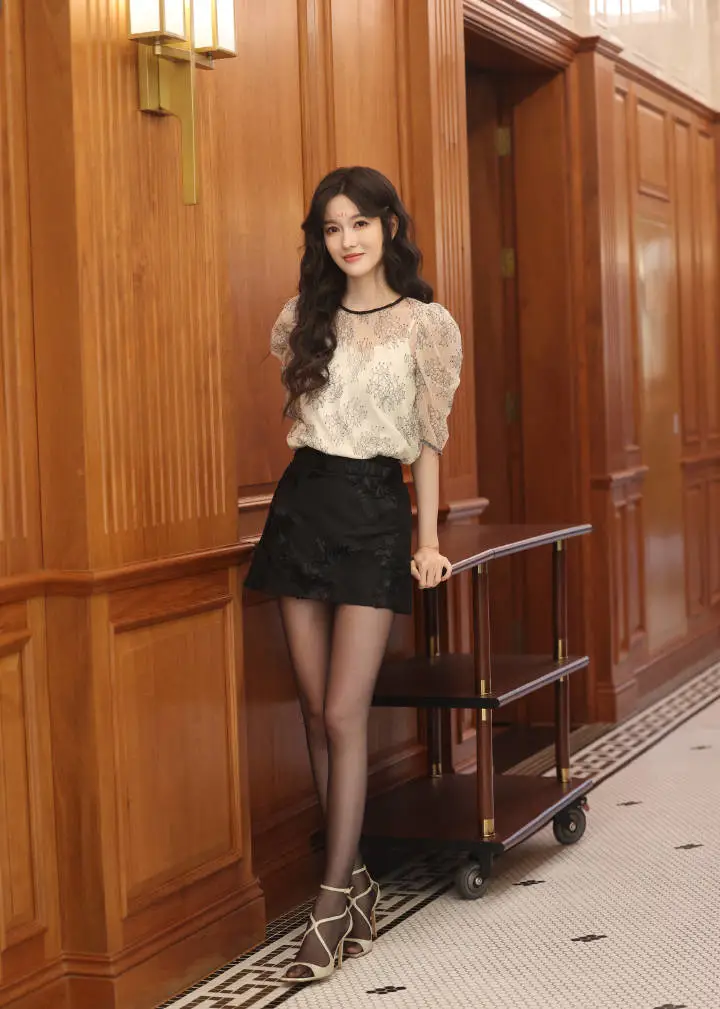 黑丝美腿女明星