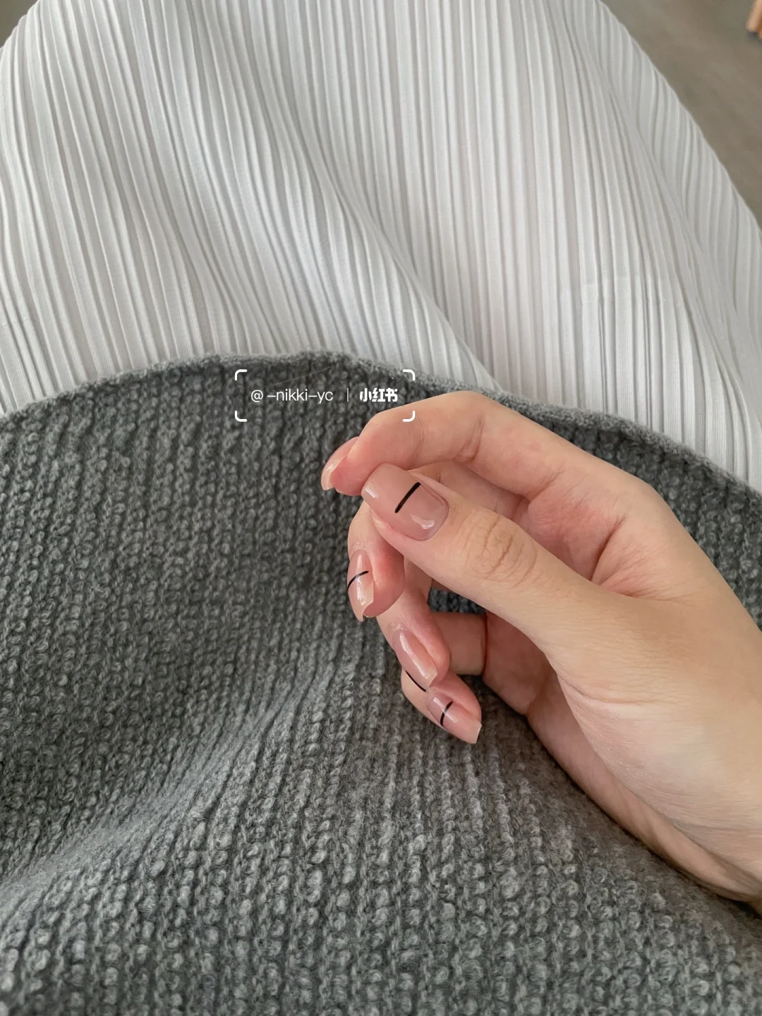 Nails.｜裸色+黑色线条▪️简约高级感