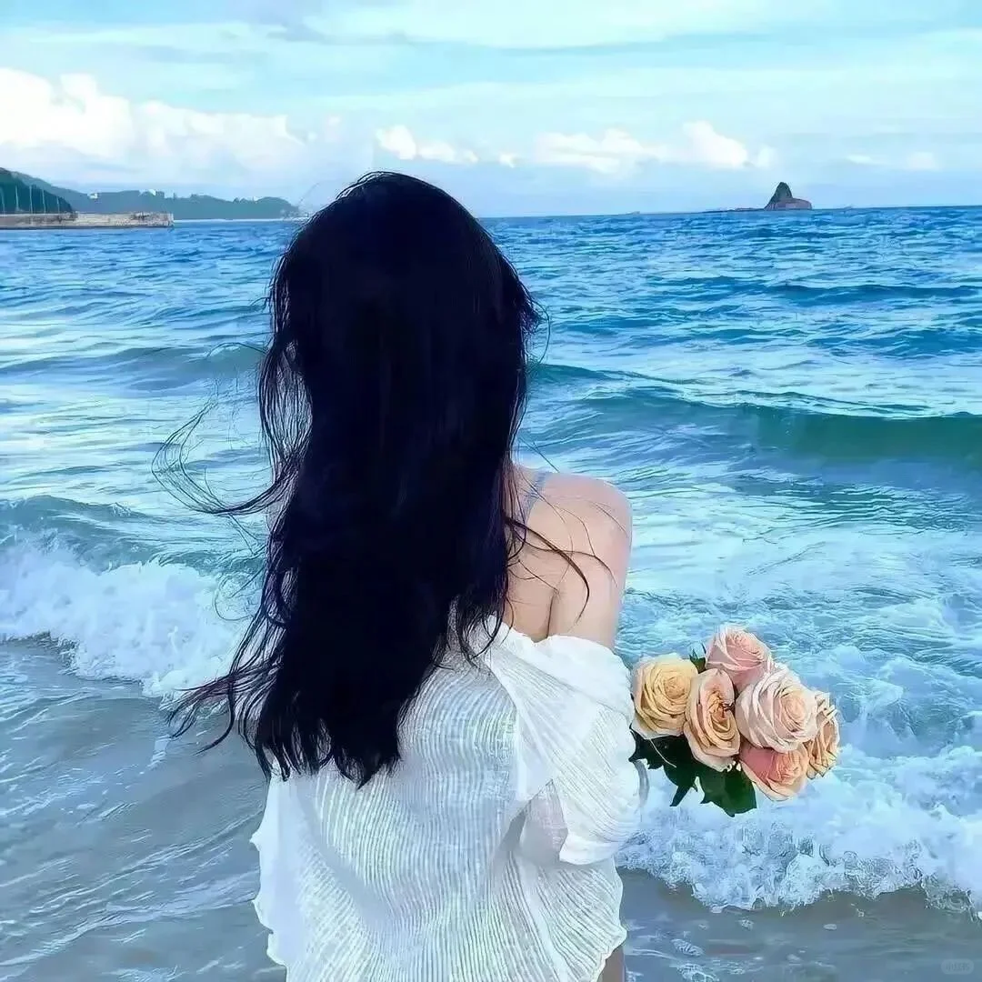 𝙒𝙚𝘾𝙝𝙖𝙩 |舍不得换的女生头像