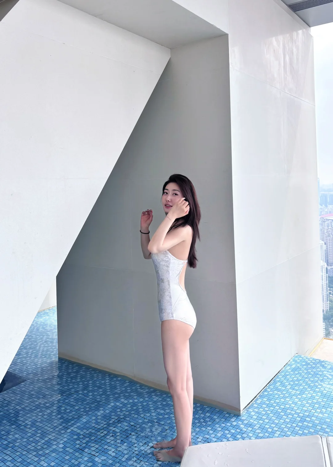 当你坚持游泳🏊‍♀️ 你的身材be like…