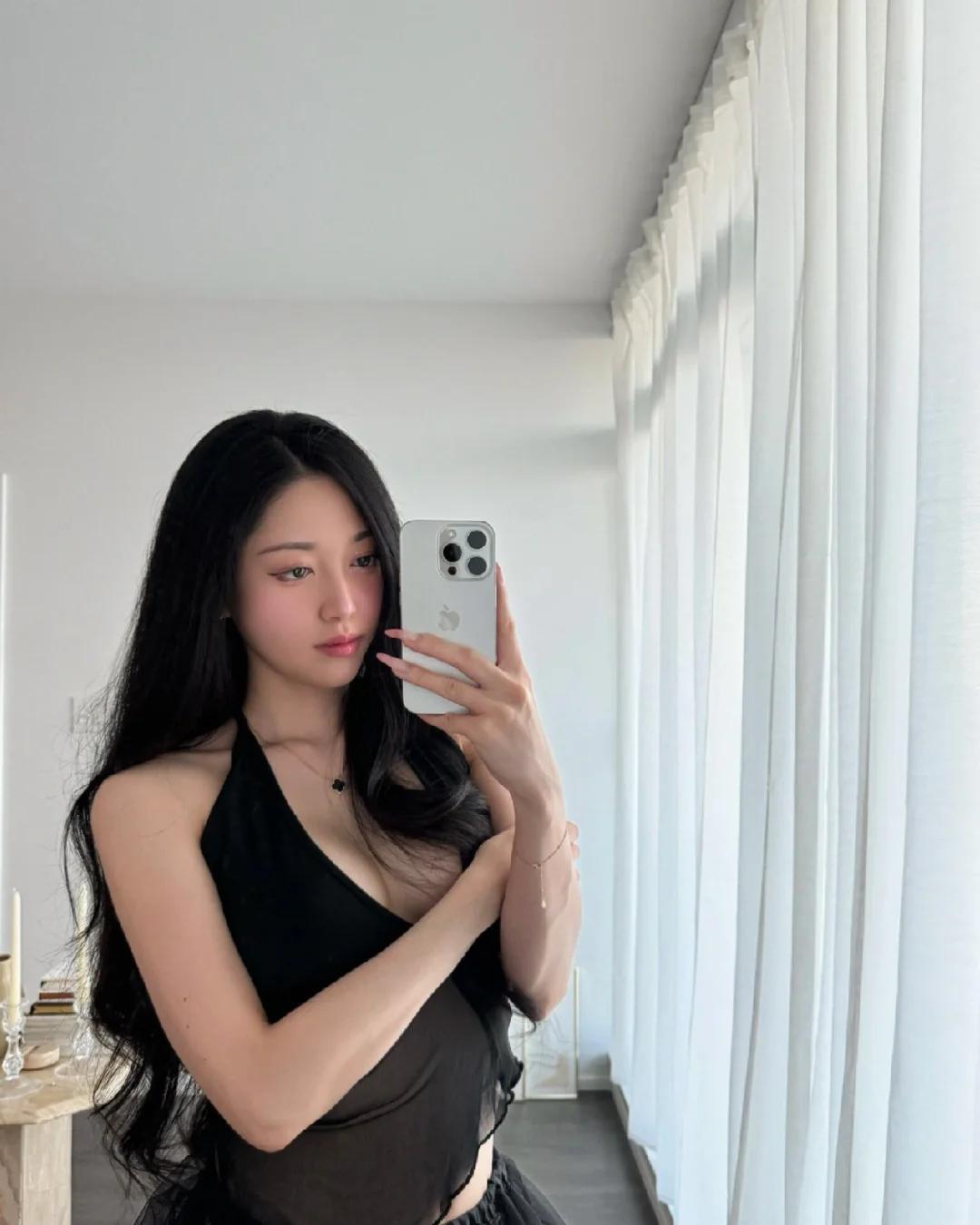 OOTD｜小黑裙带来的自信是女人最好的医美