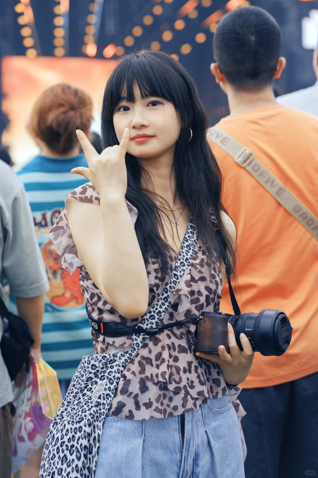 摄影女出街