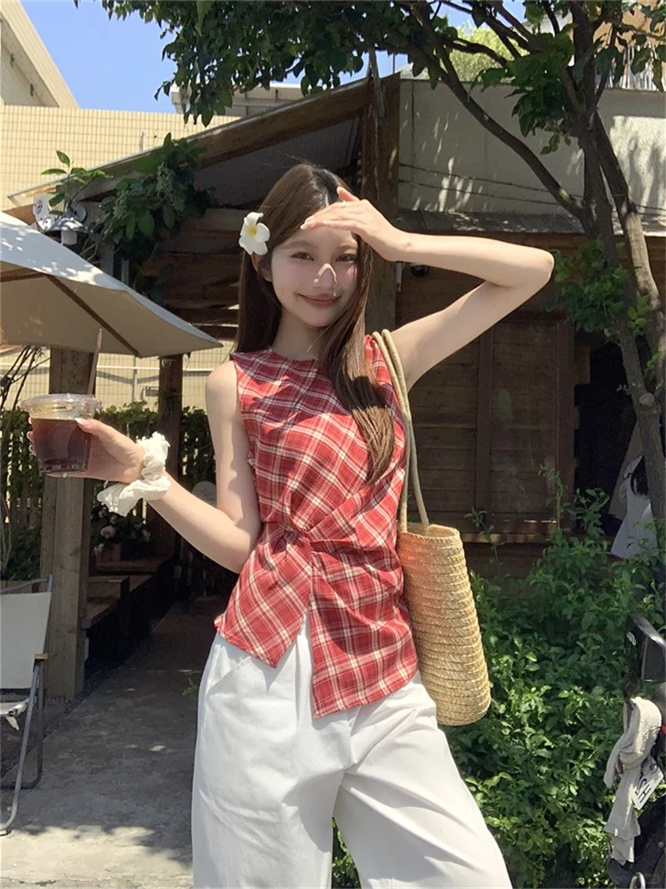 真的被这身复古背心美到了~~红格子格子🍂