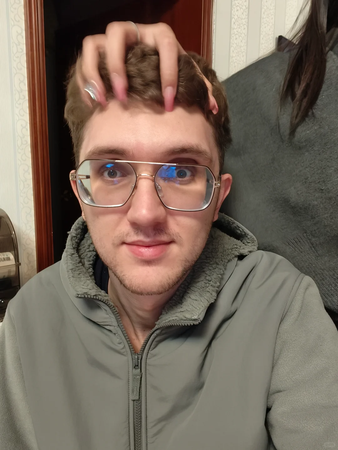我的女朋友制作了这种粉色尖锐手爪