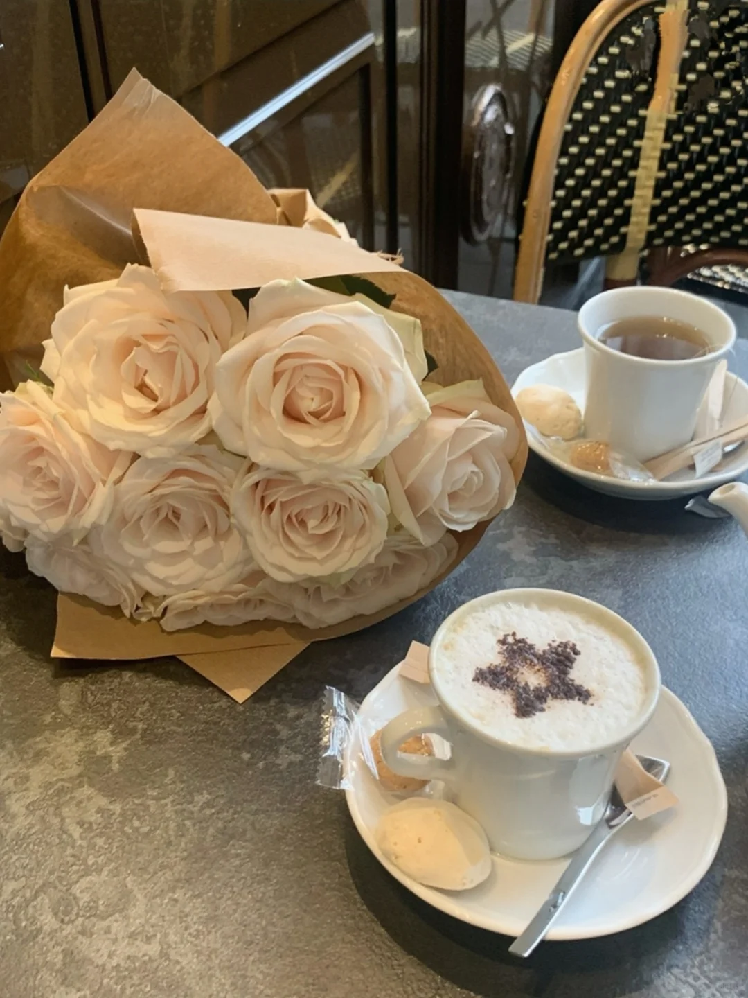 ins｜存一些咖啡店拍照姿势 ☕