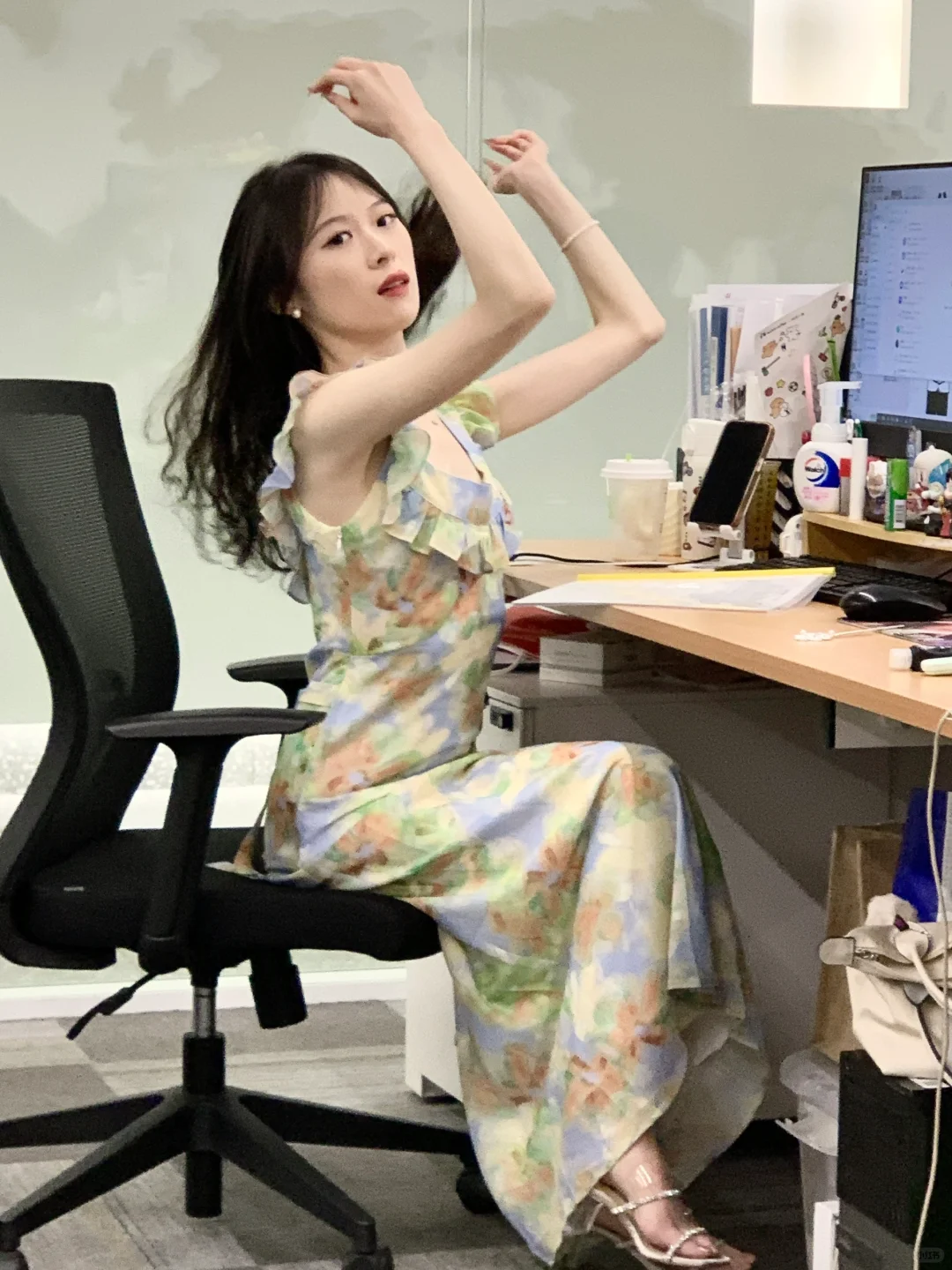 那个一周穿搭不重样的女同事！！