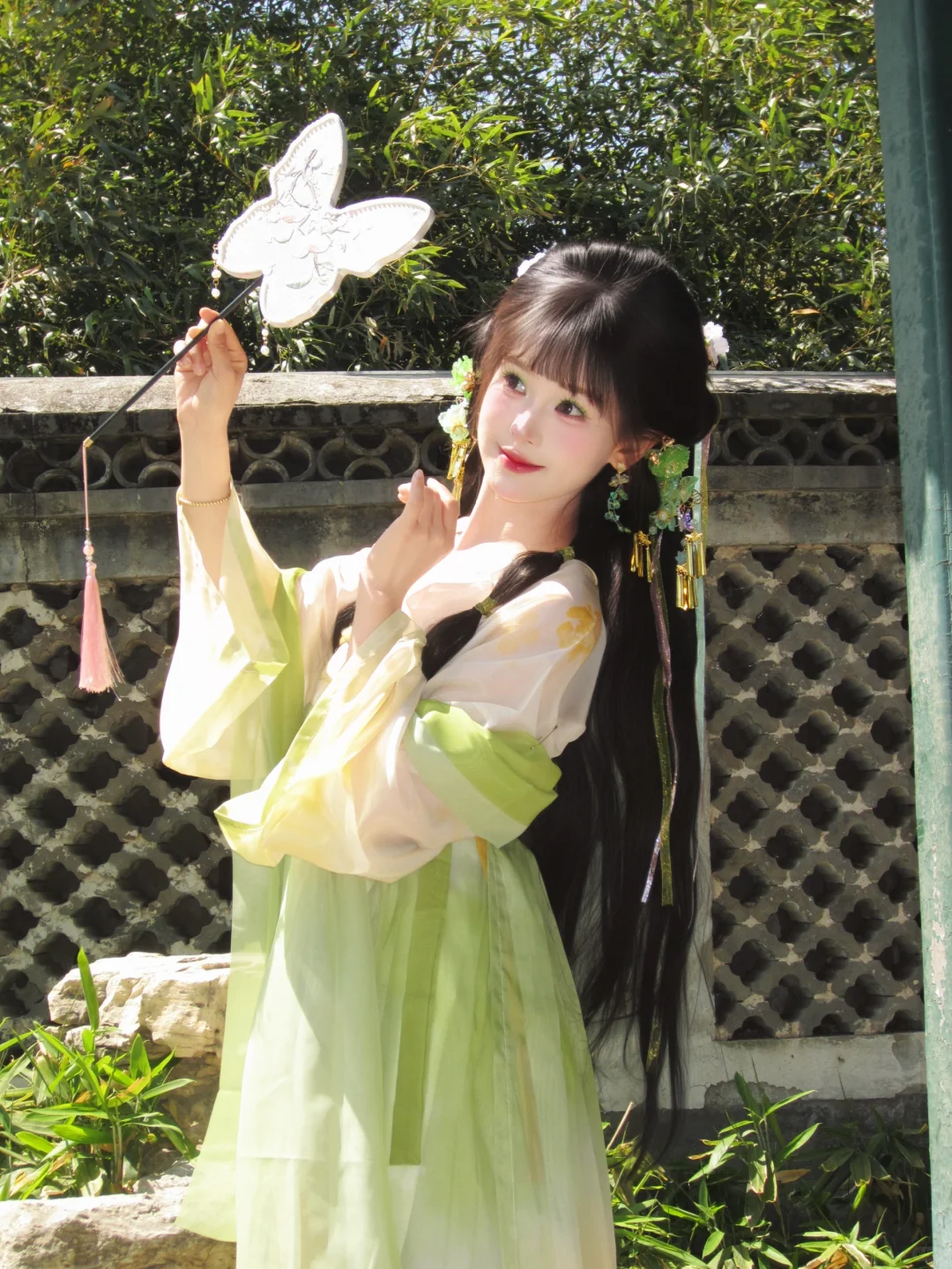 在北京拍的绿色小唐风汉服秒变古偶剧女主