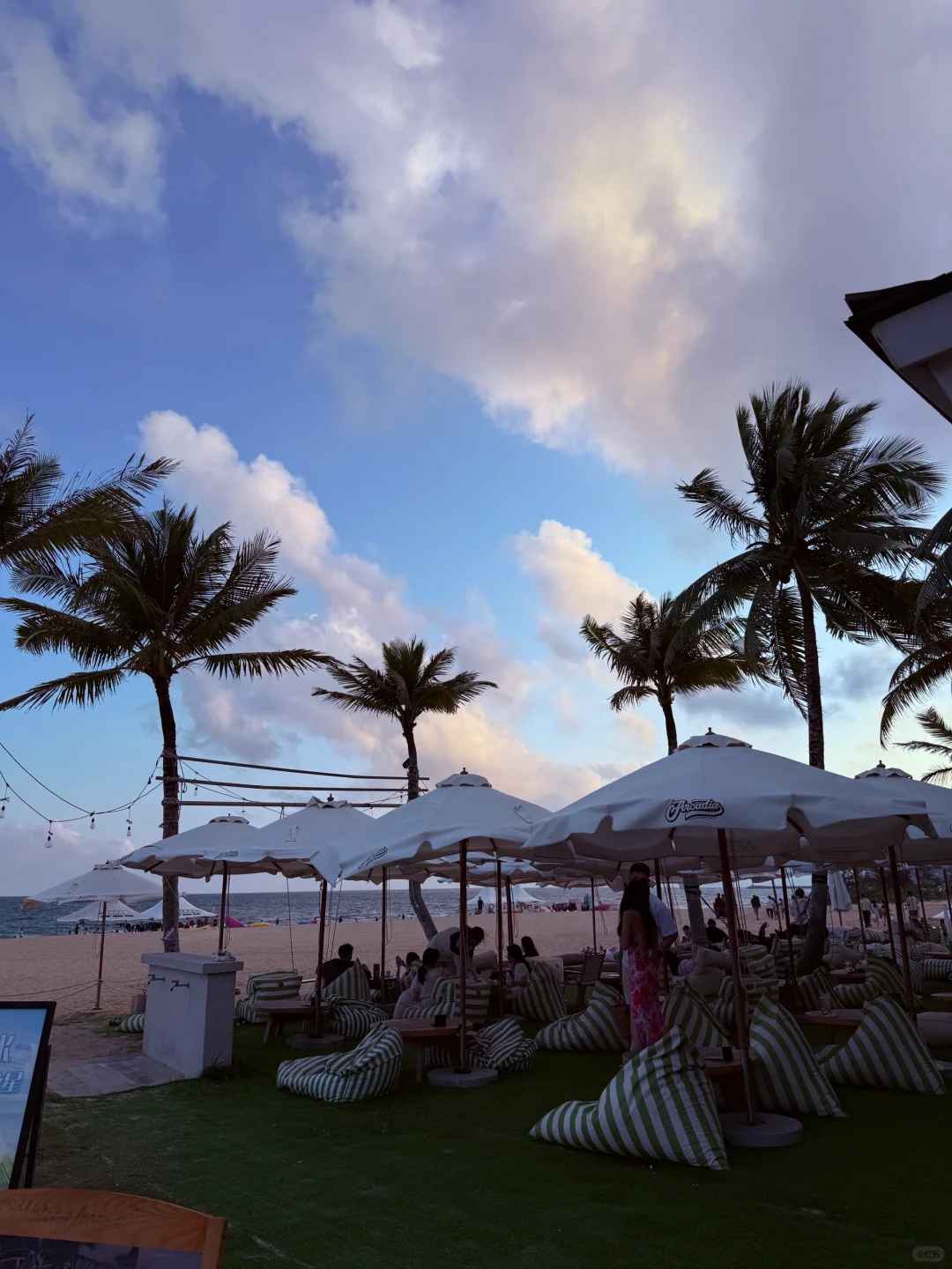 Summer, seaside, and you.🏝️☀️