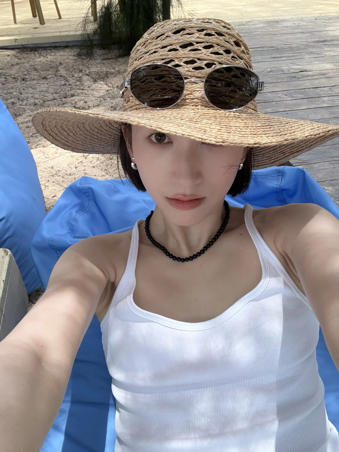 海边极简穿搭