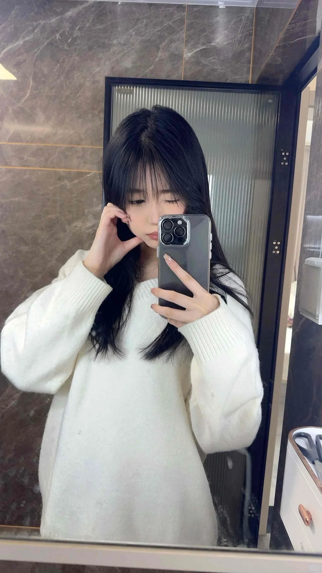 公寓式 美女如云 没人知道？