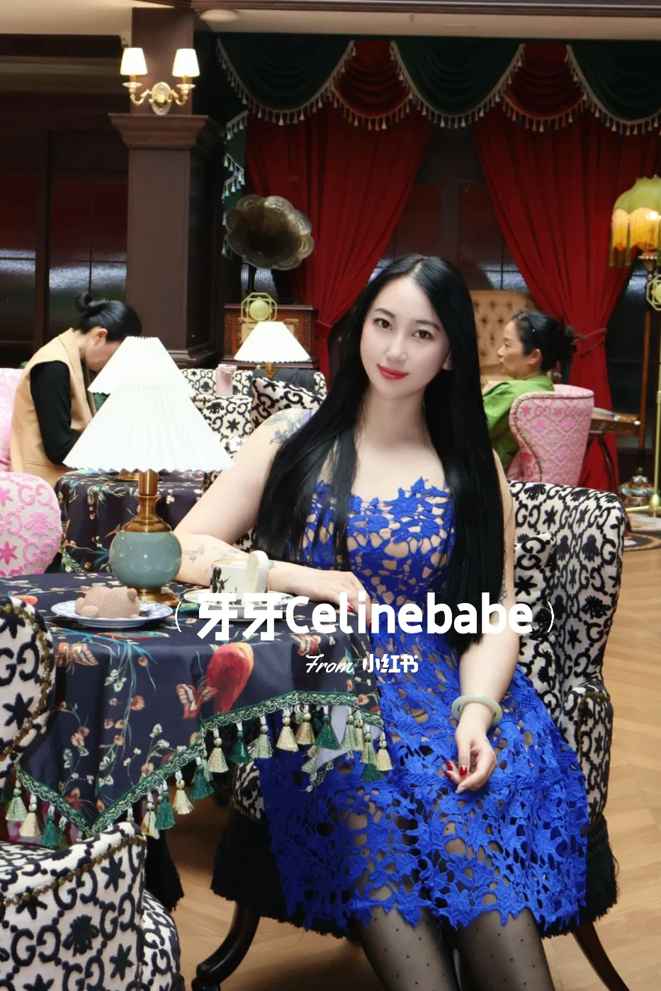 蓝色真的很显气质！👗