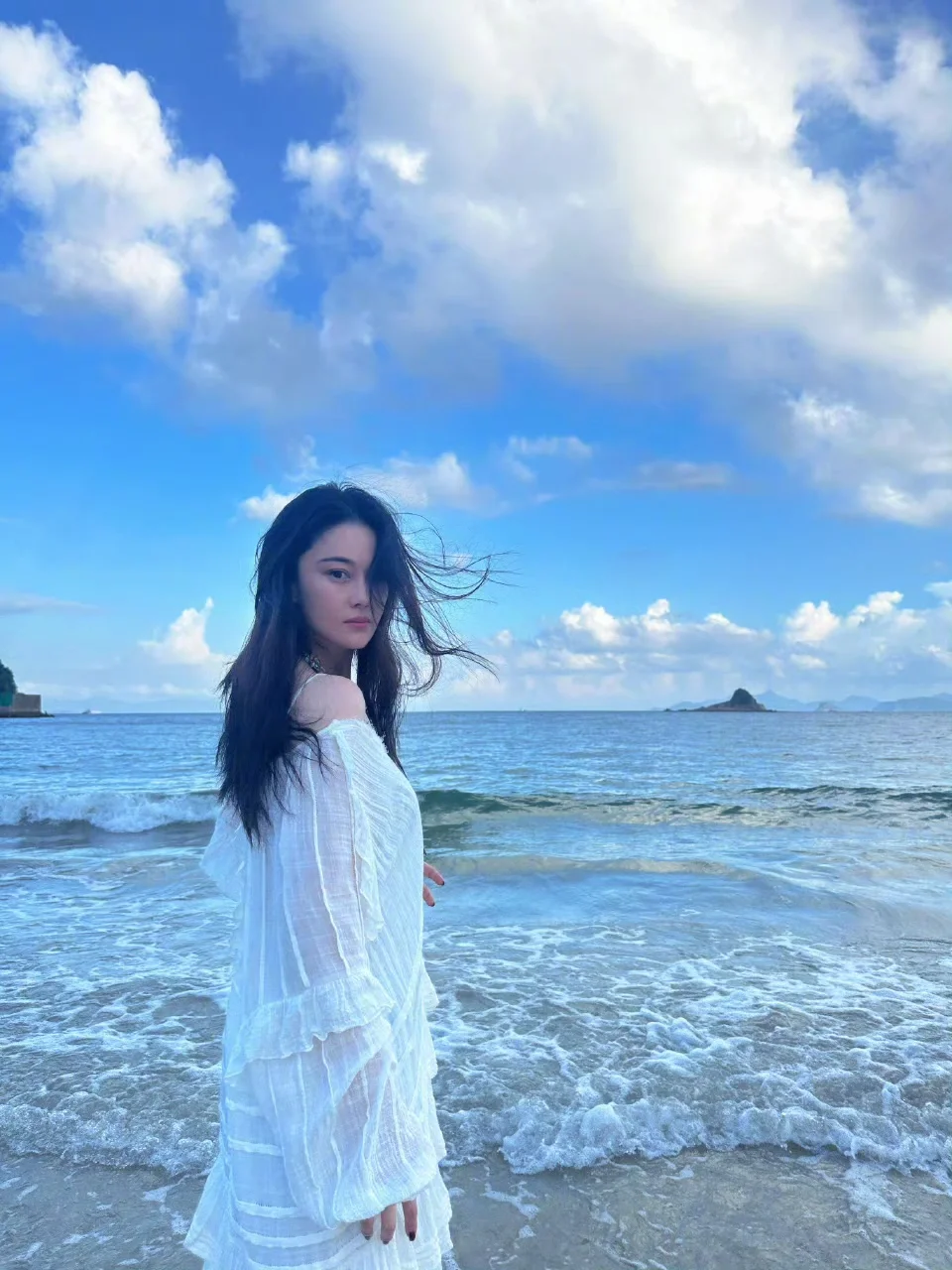 张馨予何捷海边拍照📸📸