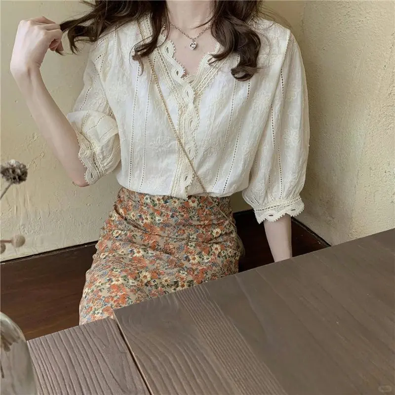 👗法式蕾丝衫，夏日必备✨