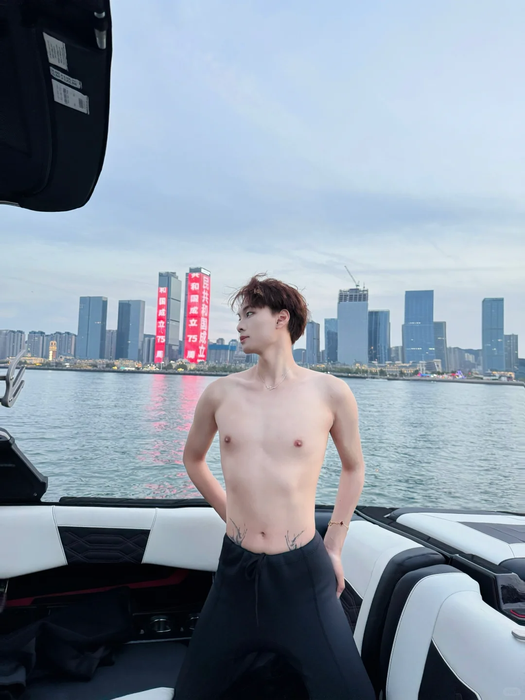 想去海边拍照了🍑🍑