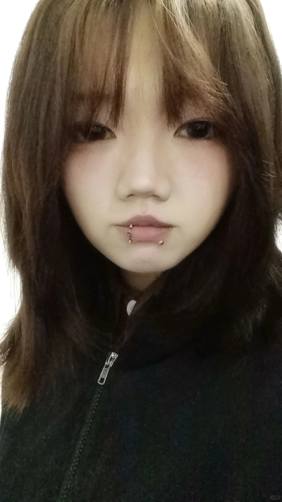 唇环真的好涩...۹( ÒہÓ )۶