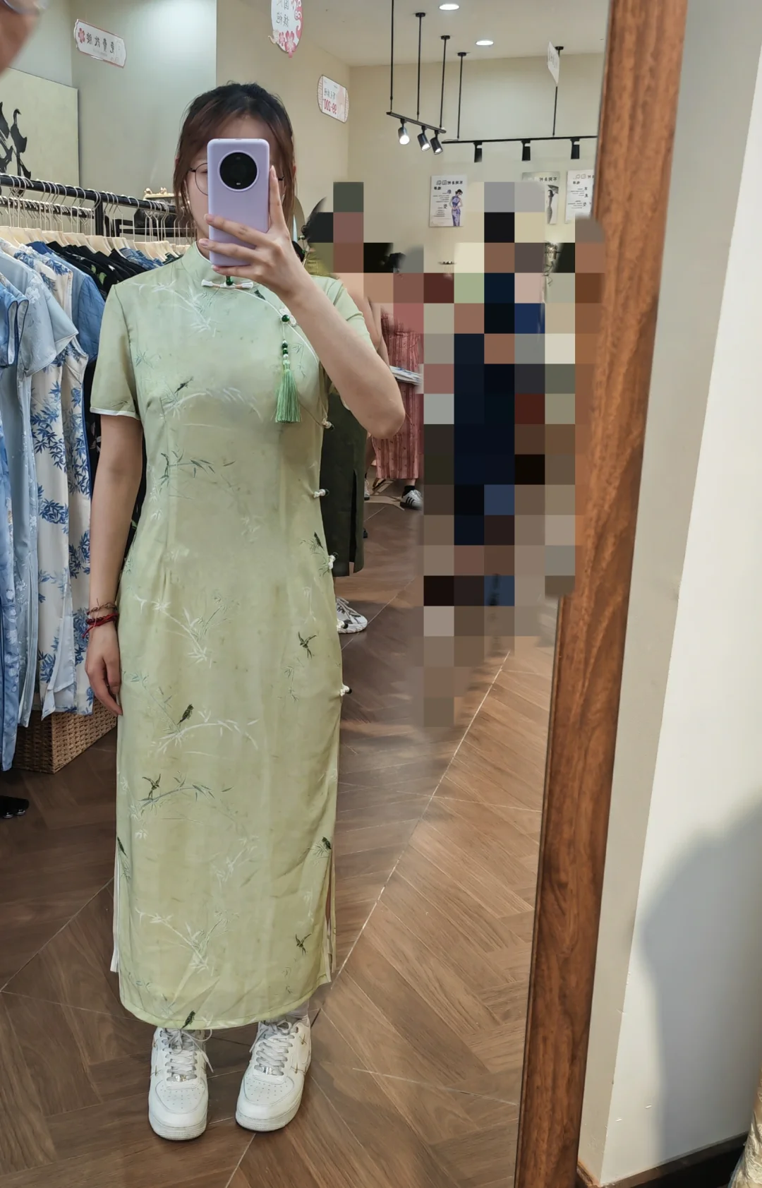 可以帮忙选下旗袍吗！