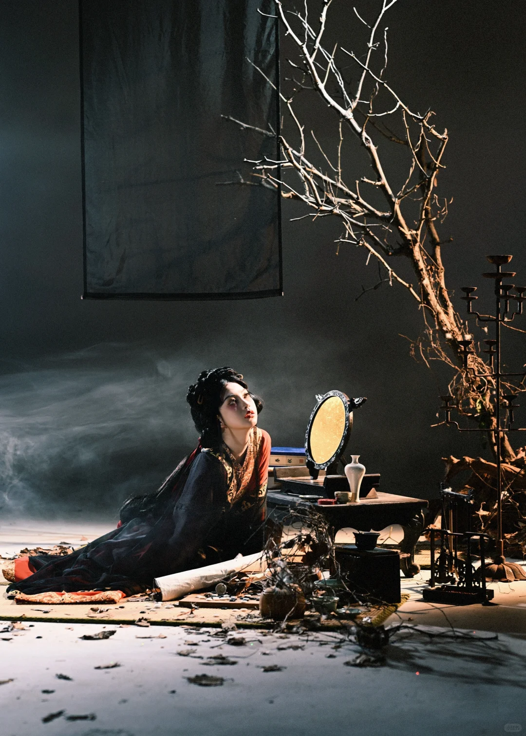 “祸国妖女，胆敢放肆。”