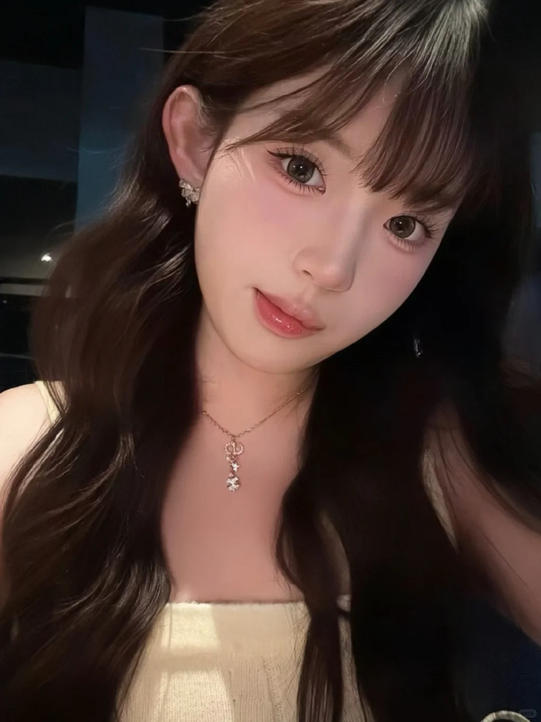可爱系模特小女生 蹲摄影师 支持手机拍摄