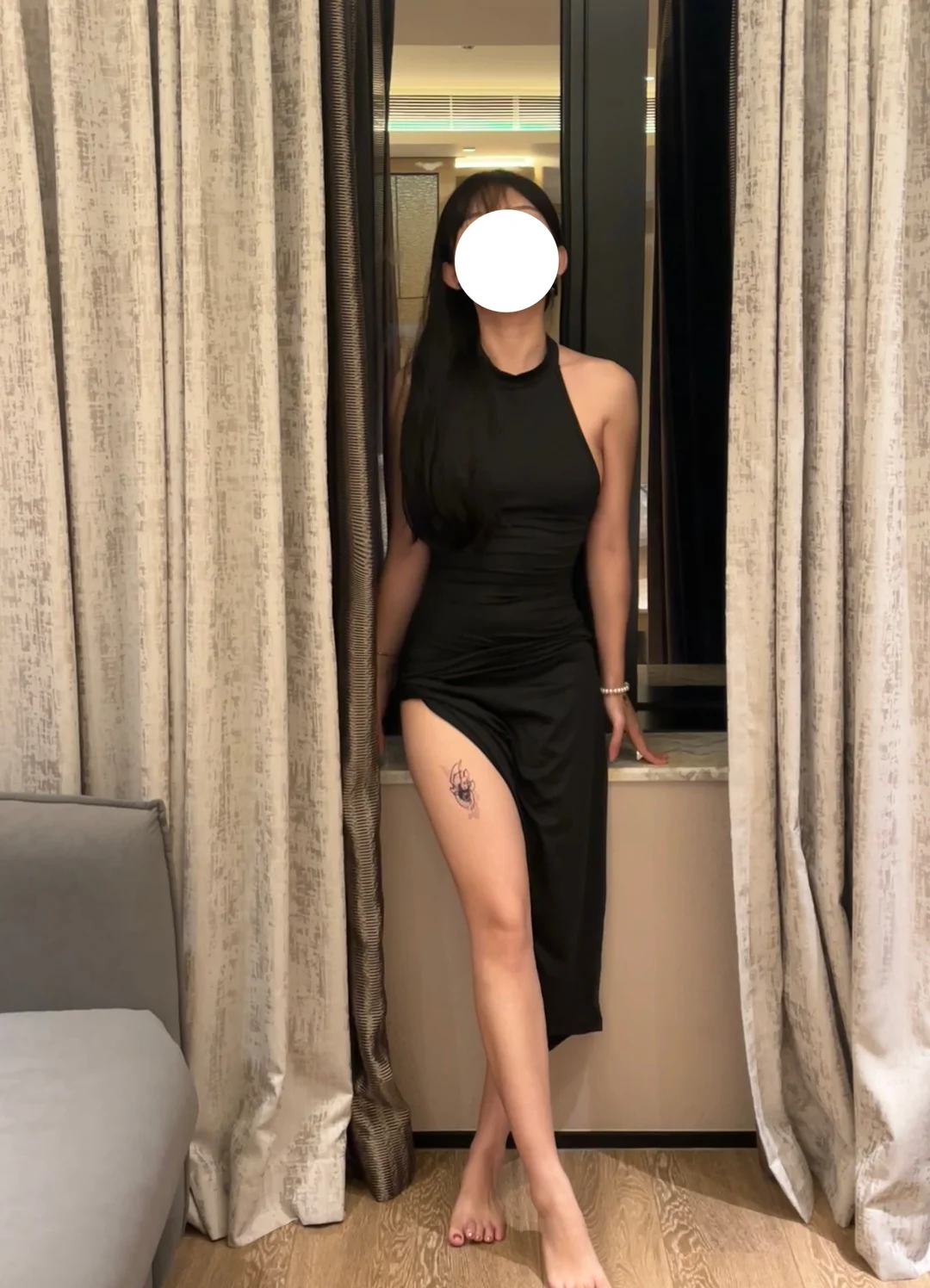 看看你们穿小黑裙最漂亮的照片