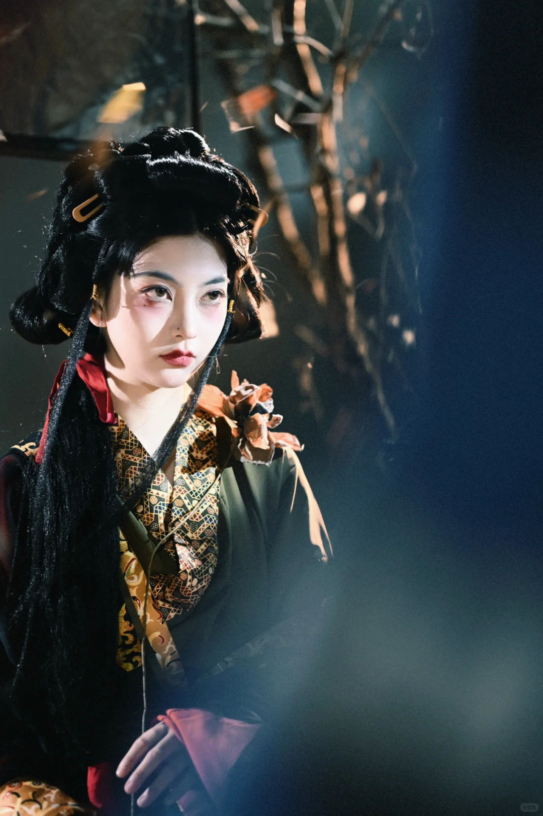 “祸国妖女，胆敢放肆。”