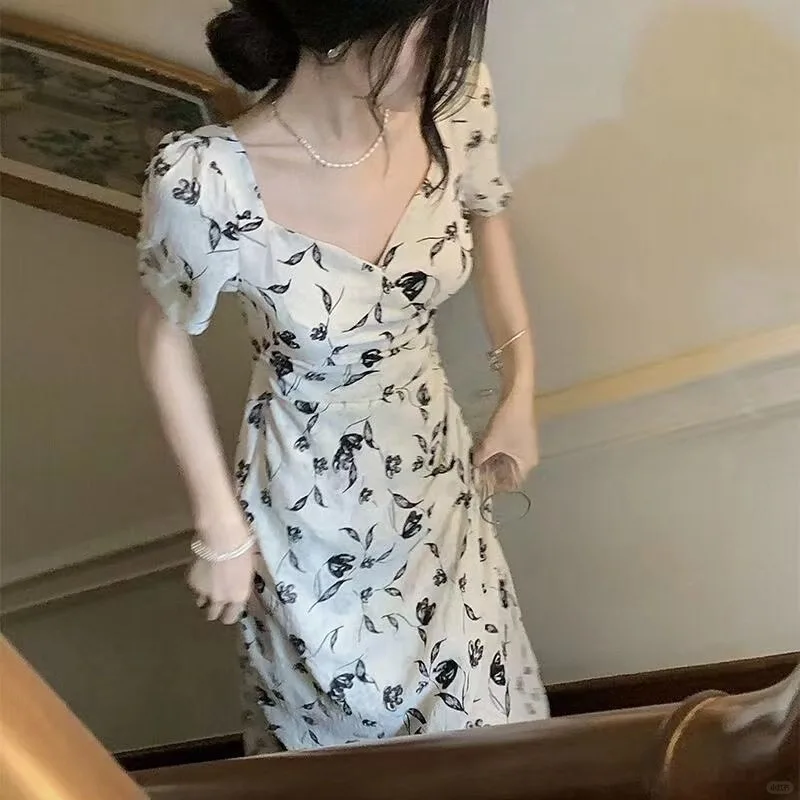👗茶歇风碎花裙