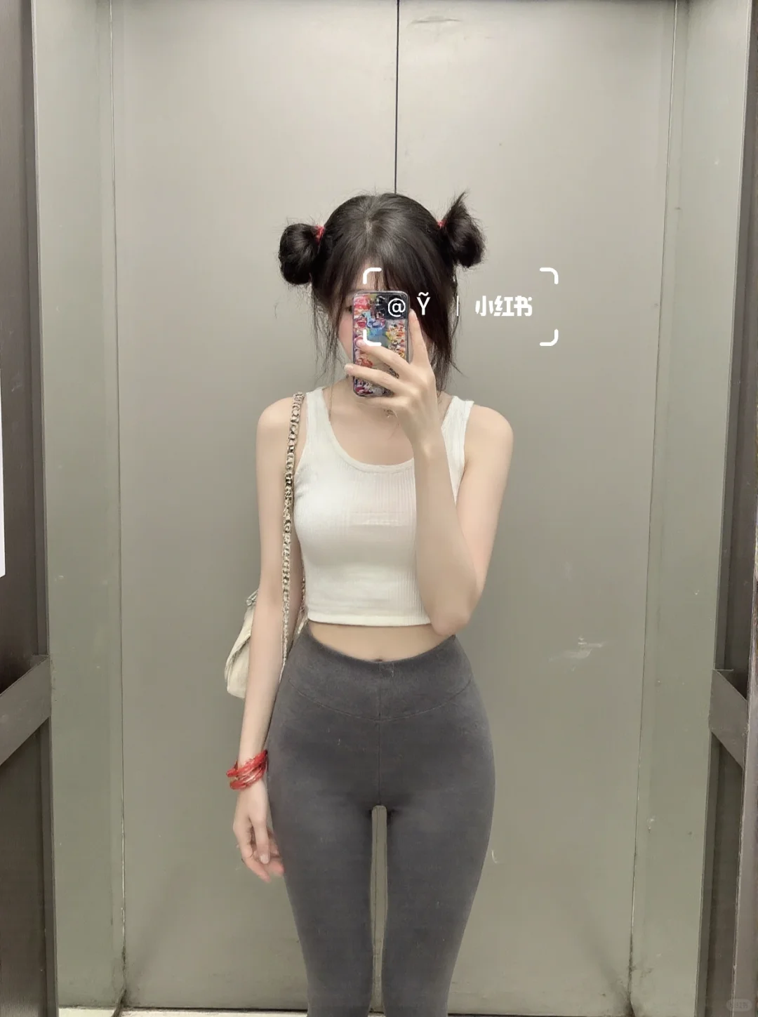 今天依旧是性感美女！！！