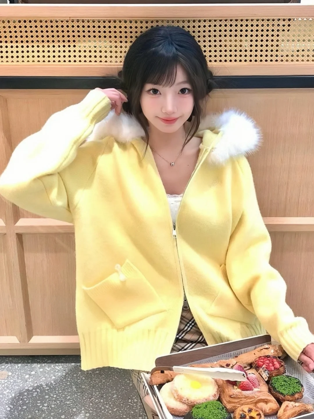 甜妹儿 可驾驭多种风格 蹲摄影师可手机拍摄