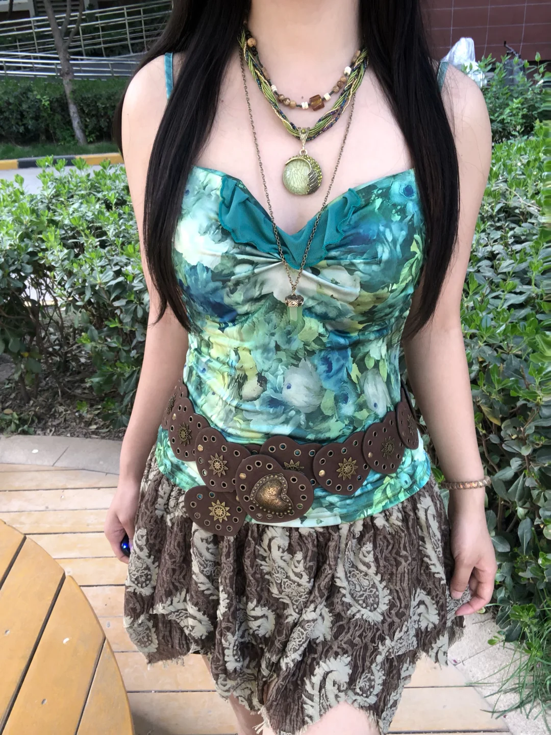 一身外贸货的我怎么敢靠近一身中古大牌的你