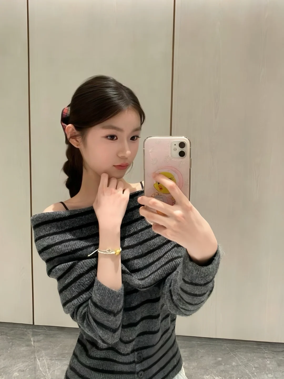 05女大一枚 新人模特蹲摄影师 可手机拍摄