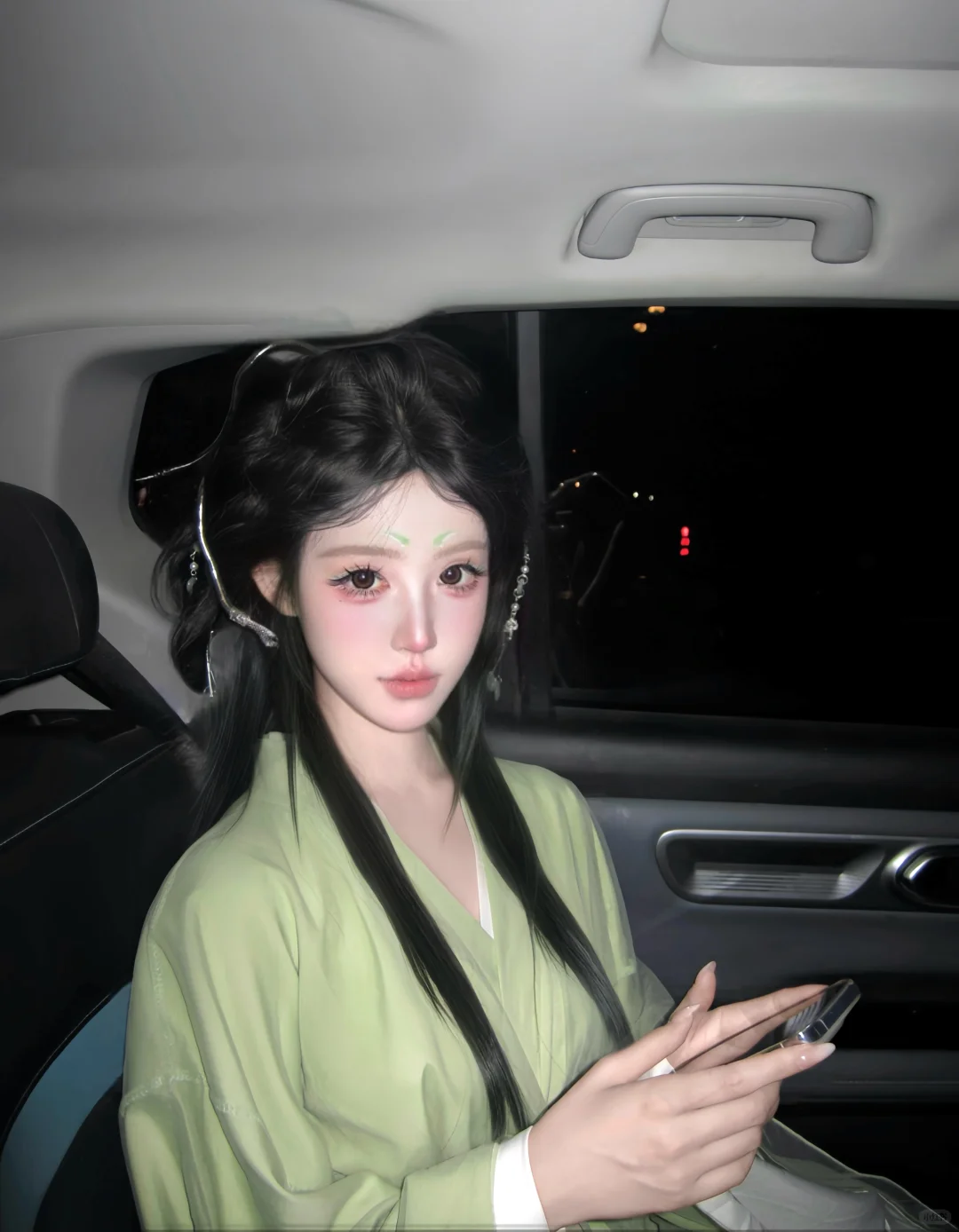 “姐姐，他有哪里比得过我🐍”
