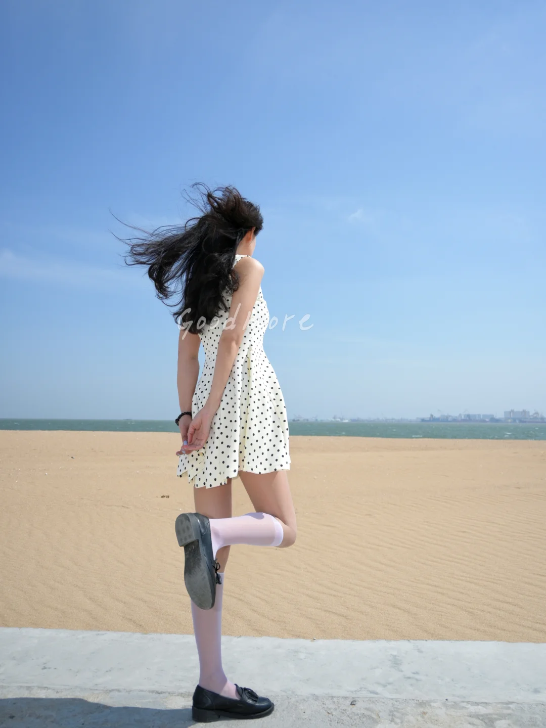 小清新ootd | 波点裙配乐福鞋小腿袜